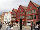 (68/122): Bryggen - 61 drewnianych domkw kupcw hanzeatyckich wpisanych na list UNESCO.<br>2005-08-18