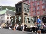 (79/122): Bergen - pomnik ludzi morza.<br>2005-08-18