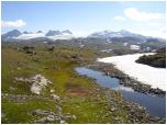 (117/122): Jotunheimen - Wracamy. W oddali najwysze szczyty Skandynawii.<br>2005-08-21