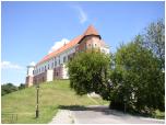 (27/107): Zamek w Sandomierzu - pozostao po nim tylko jedno skrzydo i dwie niskie baszty.<br>2008-07-29