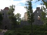 (48/61): Sigulda zamek, na zapleczu Nowego Zamku ruiny zamku prawdziwego, dawnej twierdzy Kawalerw Mieczowych.