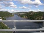 (8/122): Granic Norwegii przekroczylimy jadc mostem nad Idefjorden.<br>2005-08-12