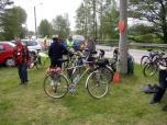 (49/105): Toplka 2010 - Na otwarcie spywu w 2010 dotarli te kolarze z wocawskiego klubu Cyklista.