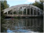 (107/109): Rzeka Nysa uycka - stary most w arkach Wielkich.<br>2012-09-23