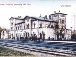 (44/48): Dworzec kolejowy zburzony 1914 roku Wocawek<br>fot. n.n. przed 1914<br>Widok dworca od strony peronw.